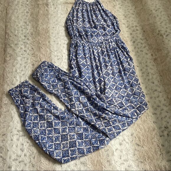 [xs] Halter Tie Top Blue & White Diamond Print Romper w/Pockets | Forever 21 - Picture 7 of 17